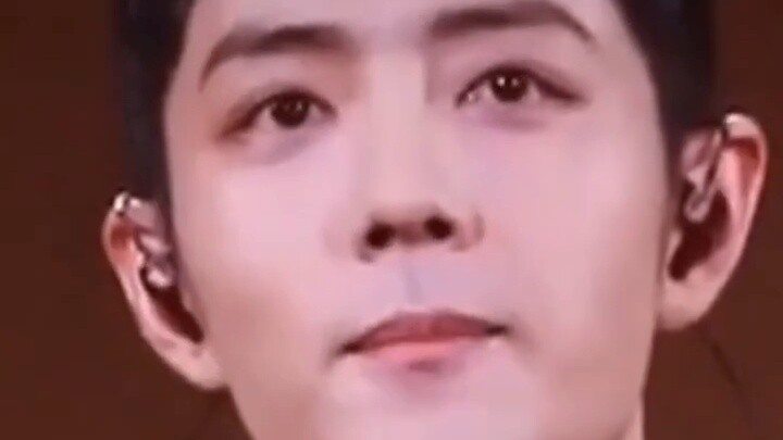 ในงาน Starlight Awards Zhanzhan เห็นเด็กผู้หญิงเหล่านี้ จากนั้น... ยิ้ม Wuli Zhanzhan คุณก้าวไปข้างห