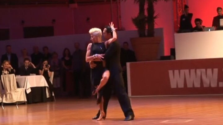 Legenda abadi tari Latin, delapan tahun berturut-turut juara dunia, lebih halus dari Dove, dari Mich