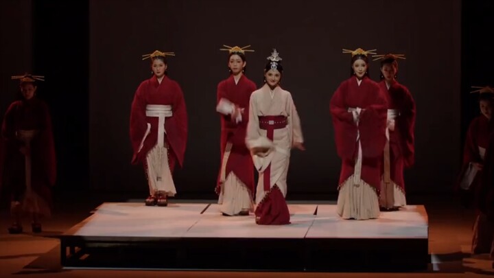 Vũ kịch Kimono "Tây Thi": Điệu múa Xiangji, đôi tay ngọc thon thả, eo mềm như liễu, chân đi guốc gỗ,