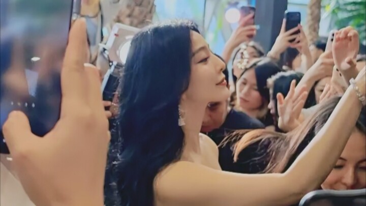 Fan Bingbing di luar negeri tetap bersinar penuh pesona