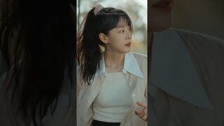 But at the end she did it😂#likeflowersinsand #모래에도꽃이핀다 #jangdongyoon #leejoomyung #kdrama #shorts