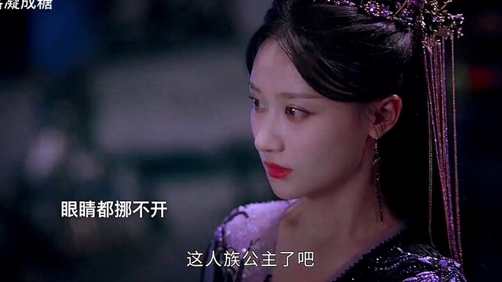 Nam thứ tóc xanh giả yếu ớt, chỉ một chiêu đã kéo công chúa thỏ trắng xuống khỏi bệ thờ, cam tâm tìn