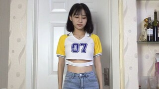 普通美女无美颜拉腿是什么样子丨163/44kg  sneakers-ITZY