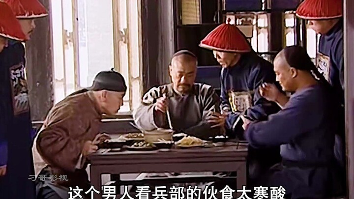 The bean sprout and glass noodle soup is so fragrant—I wouldn’t trade it for a bowl of meat!