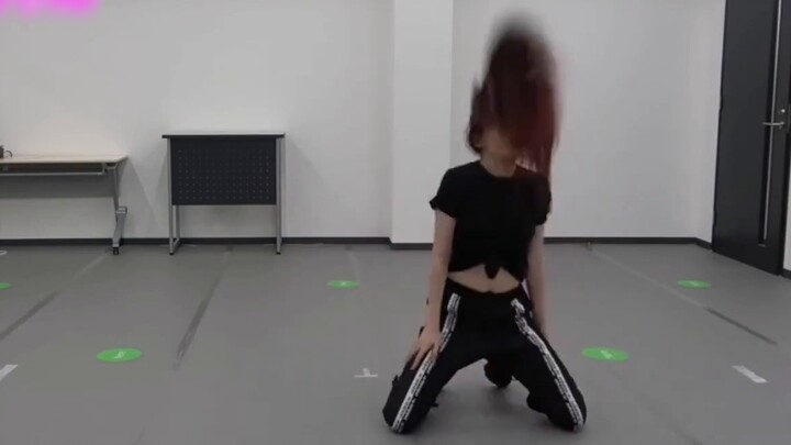 Tsuki Fukutomi's cover of "Sour Candy" (Lady Gaga, BLACKPINK) before her debut
