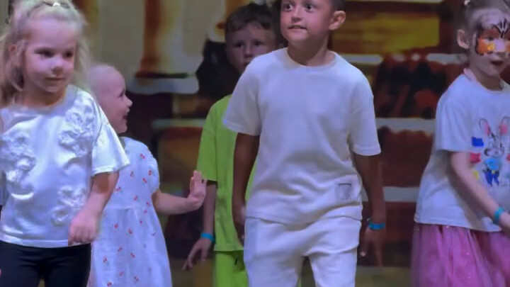 This video shows how important the support of loved ones is.