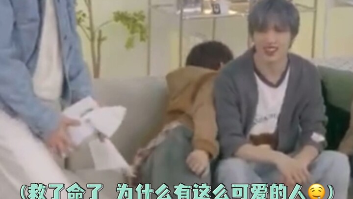 【จงเฉินเล่อ】จะหลงรักเธอตายแล้ว! ทำไมน่ารักขนาดนี้! เร็วเข้า!! ให้ฉันหอมสักหน่อย!!!