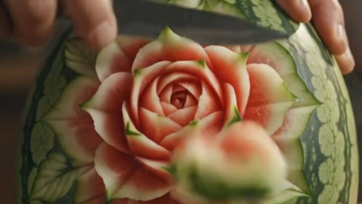 this took 25 DAYS to grow 🌱 Wait for it...`  *Hashta `#timelapse #satisfying #gardening #fruitg
