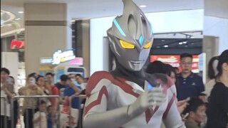 Ultraman Ake memulai debutnya di Shanghai 24.5.25