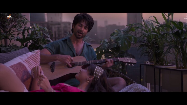 Tujhko (Video) Shahid_ Rashmika_ Kriti _ Pritam_ Arijit Singh_ Sunidhi C_ Amitab