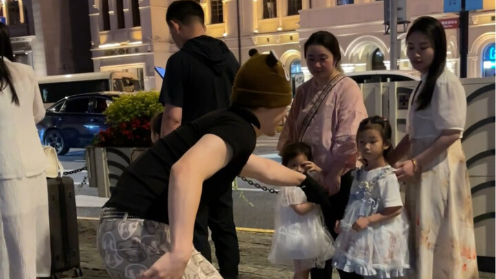 Rasakan suasana jalanan di Shanghai's Bund