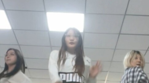 Real mic or lip sync? Check out IVE-I AM's practice room live singing video!