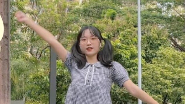 【e】Senyummu paling lucu (づ｡◕ᴗ◕｡)づ