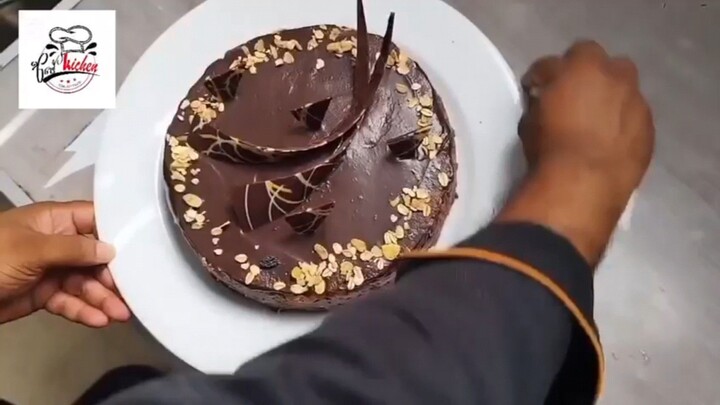 rich chocolate cake 😋🍫🍰