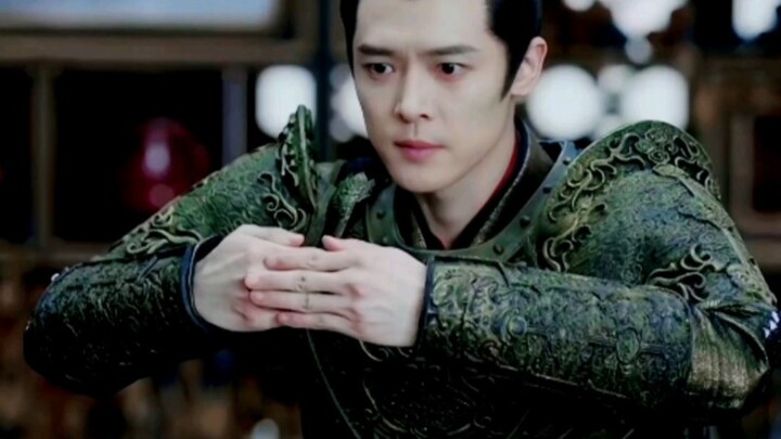 The Crown Prince is so handsome—does the old dad secretly beaming to see his two sons getting along 