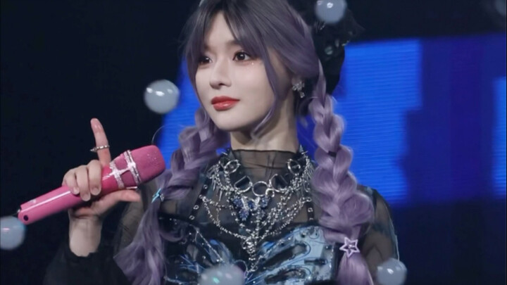 Hoàng Tiêu Vân lại đến Bilibili lắc bánh mì rồi! Cùng nhau quay tay cho cô ấy nào!!