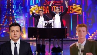 Ukraine President playing Rickroll on his piano