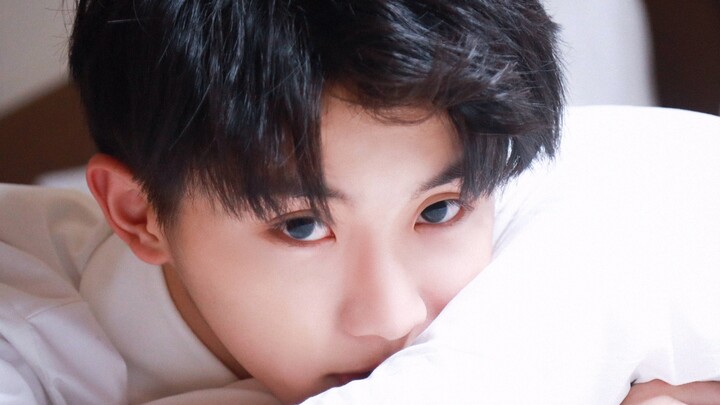 【Mã Gia Kỳ】Chắc chẳng ai nỡ từ chối một em bé dễ thương với đôi mắt tròn xoe nhỉ!