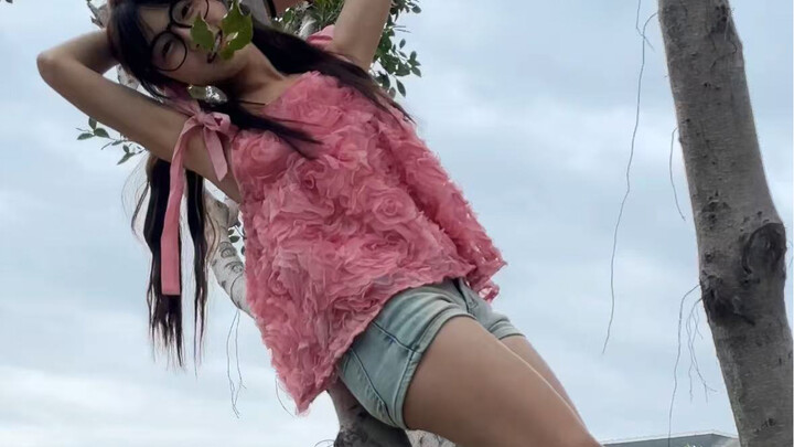 I just love Xiamen so much! In this city blooming with bougainvillea, let's witness our romantic mom