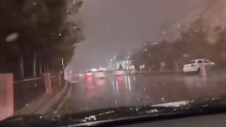 Đồng chí cảnh sát giao thông, tôi xin đầu hàng. Xin hãy kiểm tra video giám sát để xác nhận tội ác c