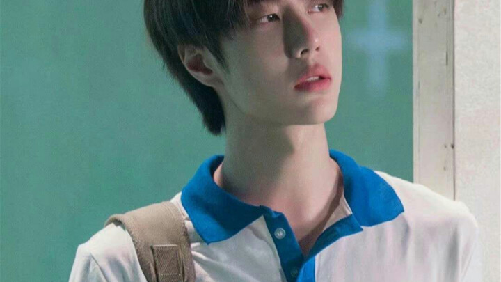 There’s no novel that Wang Yibo can’t immerse himself in!