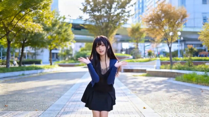 Fans asked me to dance this—“Sorry I’m So Cute”—I’m giving it my all!