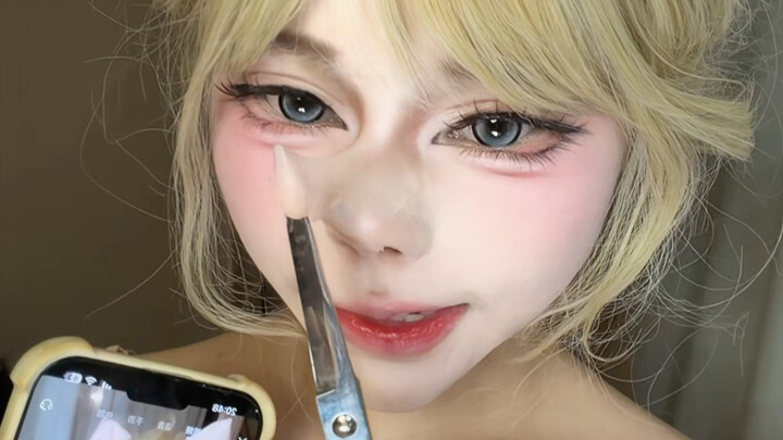 You said you loved me—why are you suddenly silent after taking off your makeup?