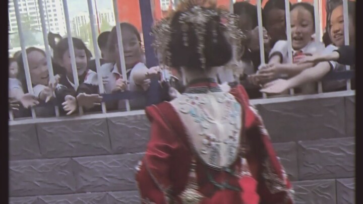 “A Hundred Children Bring Blessings”