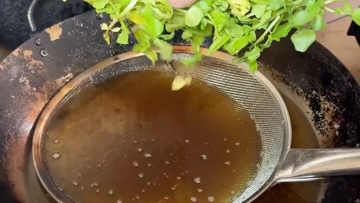 Jukut goreng.  kita suka sambal nya.. enak