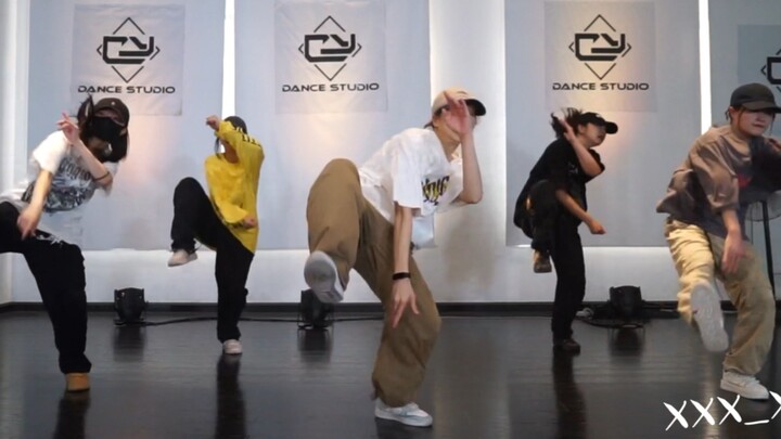 Saya suka kerangka besar hiphop | Dasar
