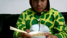 ASMR EATING SOUNDS - MACARONI CARBONARA IN 4 MINUTES(TURNED ON BEAST MODE)