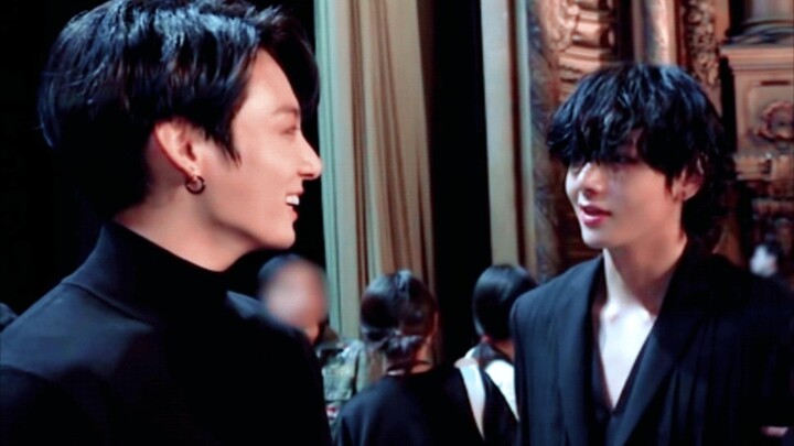 jk: Bộ xiong của anh V các bạn không được nhìn nhưng tôi thì được sờ