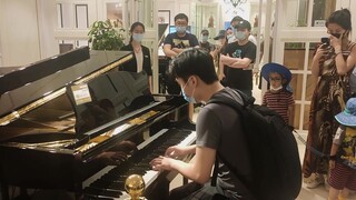 Pertunjukan piano di jalanan "aLIEz" - Adnoah.Zero