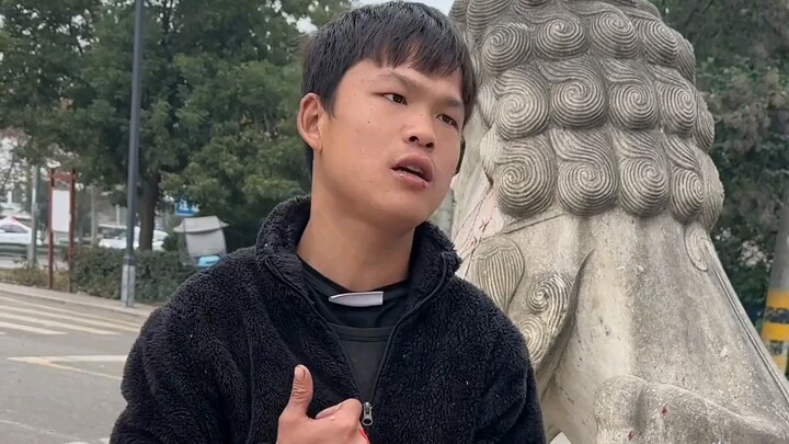 Aku pernah datang ke sini, tapi aku tak pernah membawa pulang apa pun, karena hidup setiap orang mem