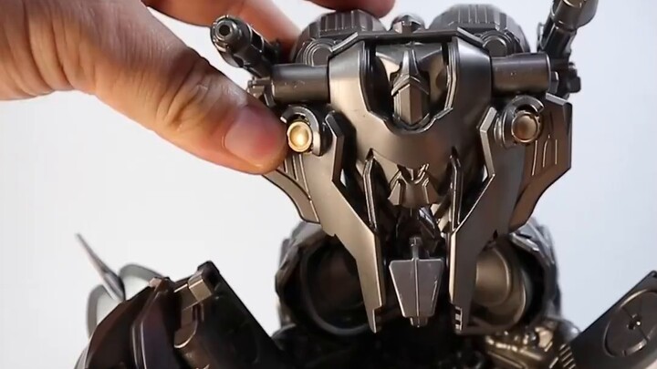 Is this the weakest Megatron ever? Original parts are better!
