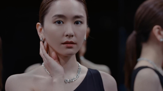 Iyona Aragaki dalam iklan perhiasan, Gakki yang mengenakan gaun malam benar-benar sangat cantik