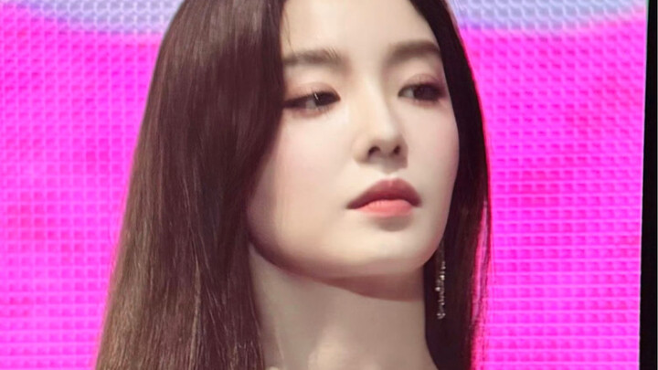 ความรู้เผ็ดๆ คือ พีจูฮยอนเป็นผู้เปลี่ยนแปลงเกณฑ์การคัดเลือกไอดอลหน้าตาของเกาหลีใต้