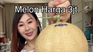 Melon Japan  Crwon SiZuoka , 1 pcs harga Rp.2.990.000,- ….  Mahal banget gak sih? 😔