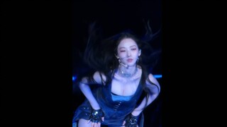 【不流鼻血挑战】Karina柳智敏 怪火Illusion Black Mamba 演唱会直拍 221016