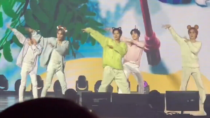 WayV cover vũ đạo bài hát “Candy” của NCT DREAM – sân khấu trực tiếp tại Seoul FM ngày 11/02/2023