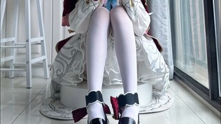 开拓者们，不可能比我家小伊卡吃得好~ 星穹铁道风堇cos