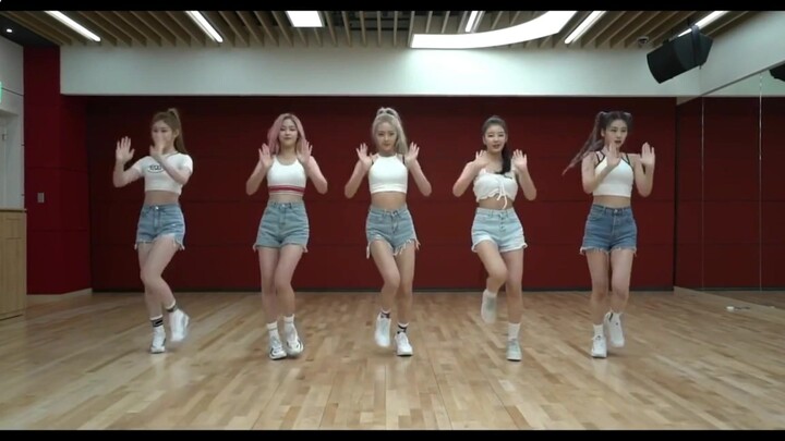 Highlighting Stunning Dance Breaks by South Korean Girl Groups (ITZY Edition)