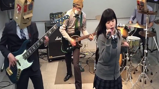 ฉันเล่น "Catch the Moment" ในวงดนตรี☆ Stoic High School