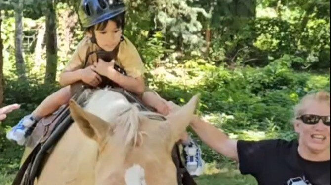 เมื่อจาง น่าเถี่ยไปแคนาดาครั้งแรก