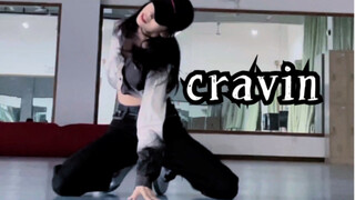 【cravin】ترجمة سيئة لنسخة ليزا من Cravin، وهي رقصة تمت إزالتها على عجل خلال أسبوع الامتحان