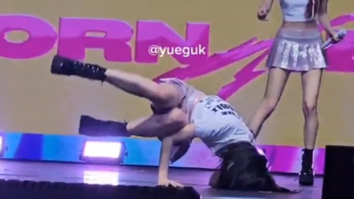 Liu Zhen insisted on showing off his iron head skills