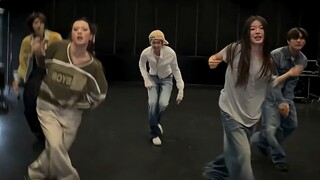 أخيرًا رقصت KATSEYE مع cortis على أغنية "fashion" التي طالما تمنياها في البث المباشر، الجميع كانوا ل