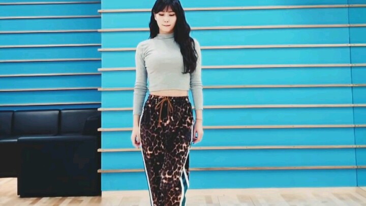 TWICE MOMO - YES OR YES MIRROR