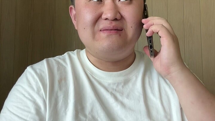 小时候在外边玩 我妈给我打电话 我也这样