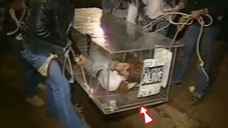 In 1990, an American escape artist failed in his performance and was crushed to death by 7 tons of c